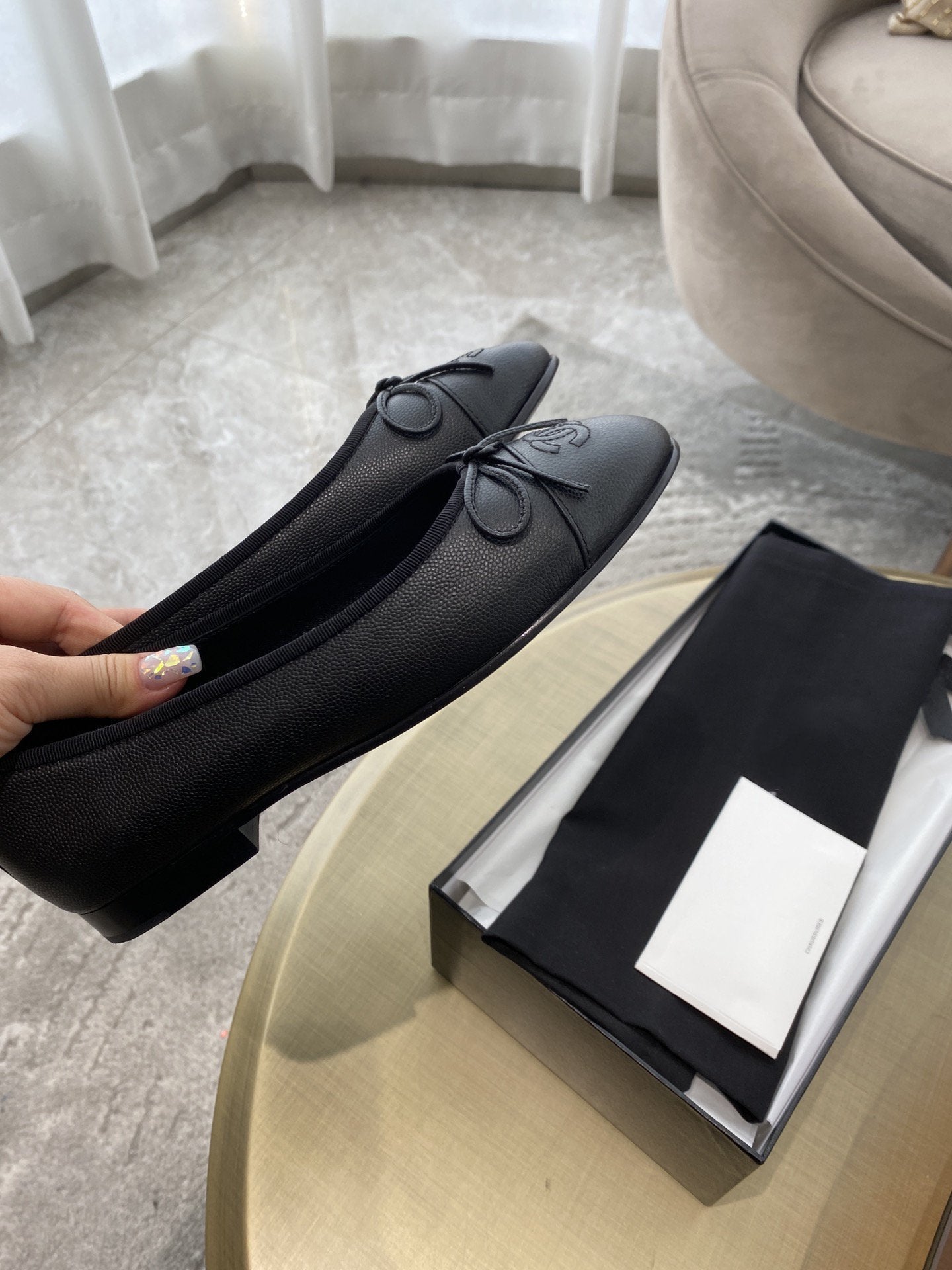 FLATS BLACK GRAINED CALFSKIN