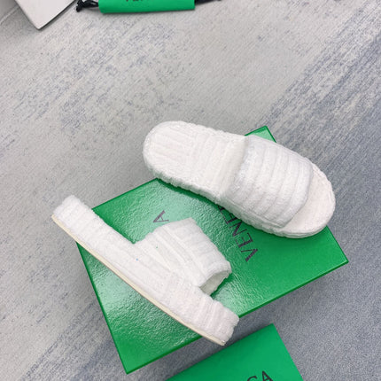 BOTTEGA VENETA 26S SLIDES IN WHITE FABRIC