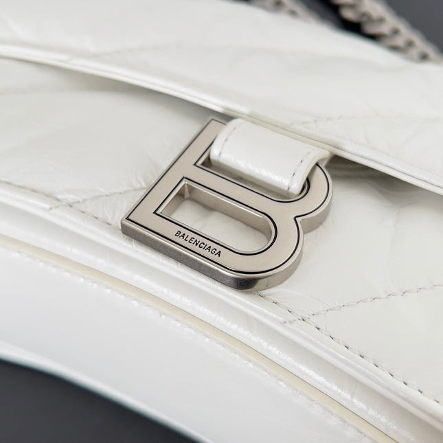 CRUSH CHAINED BAG 25 IN WHITE QUILTED CRUSHED CALFSKIN SILVER HARDWARE