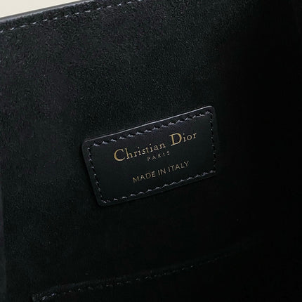 MEDIUM C'EST 24 IN BLACK CD-EMBOSSED CALFSKIN