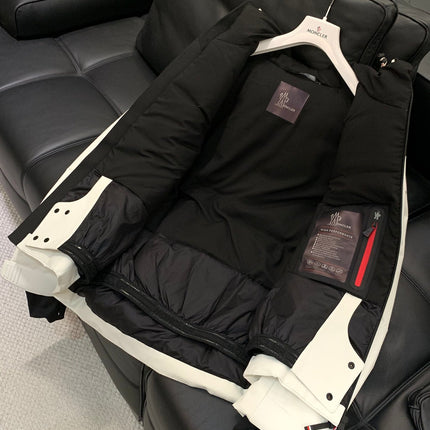 MONCLER 25S JACKET 374