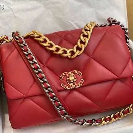 CC19 FLAP BAG 30 IN RED GOATSKIN