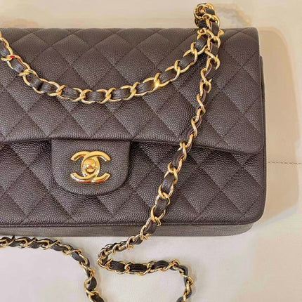 CC CLASSIC FLAP BAG 25 IN CHOCOLATE BROWN CALFSKIN GOLD HARDWARE