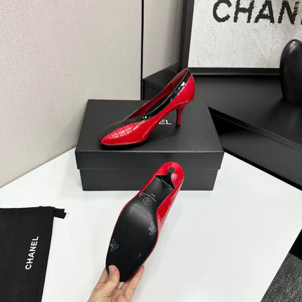 CHANEL 26S SQUARE-TOE PUMP IN RED CROCODILE-EMBOSSED LAMBSKIN WITH WHITE TRIM