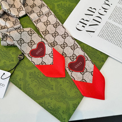 GUCCI 26S SCARF 120 IN SILK 269159
