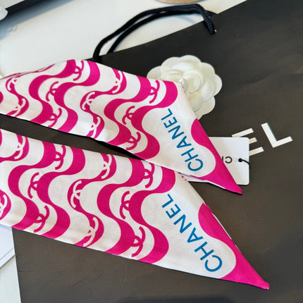 CHANEL 26S TWILLY SCARF 120 IN SILK 351059