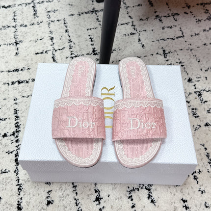 DIOR 26S SLIDES IN LIGHT PINK EMBOSSED OBLIQUE LACE EMBROIDERY