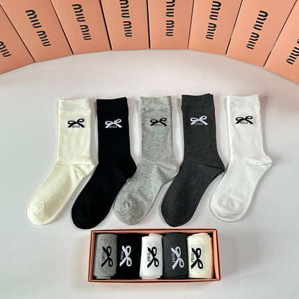 MIUMIU 26S CREW SOCKS 417722 (1 BOX)