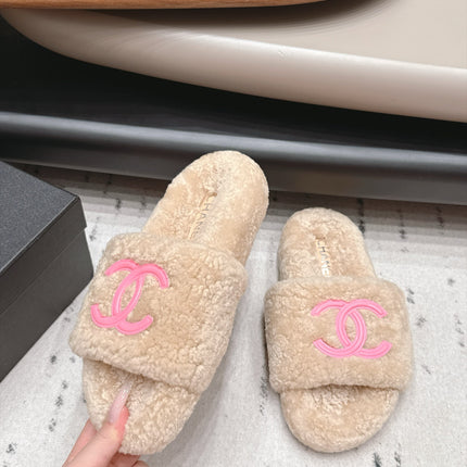CHANEL 26S SLIDE MULES IN BEIGE SHEARLING AND PINK CC LOGO