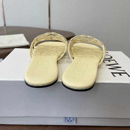LOEWE 26S FLAT SANDALS IN LIGHT YELLOW CALFSKIN