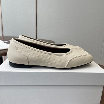 THE ROW 26S SQUARE TOE  BALLET FLATS IN CREAM WHITE CALFSKIN