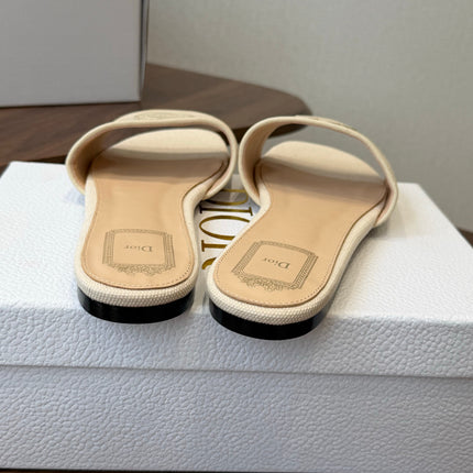 DIOR 26S D-BADGE FLAT SLIDE SANDALS IN IVORY WHITE CANVAS AND CALFSKIN