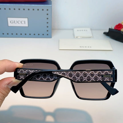 GUCCI 26S OVERSIZED SQUARE FRAME IN ACETATE 424516
