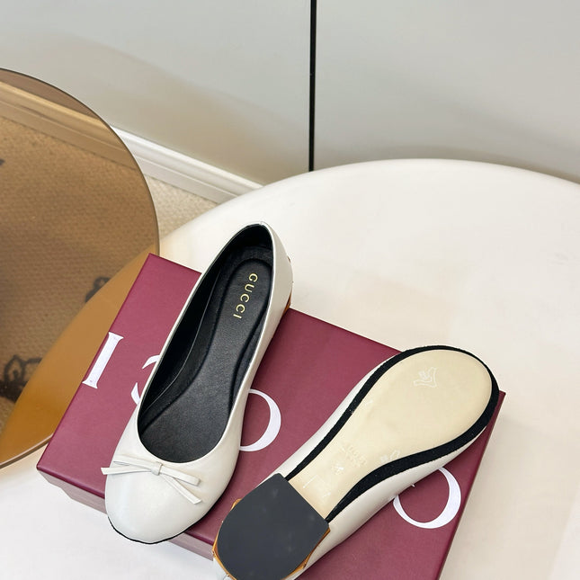 GUCCI 26S ROUND TOE BALLET FLATS IN WHITE LAMBSKIN