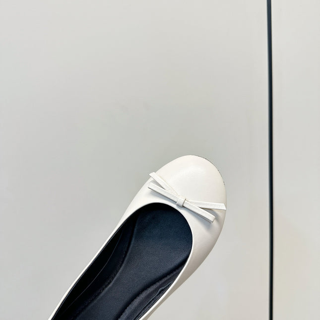 GUCCI 26S ROUND TOE BALLET FLATS IN WHITE LAMBSKIN