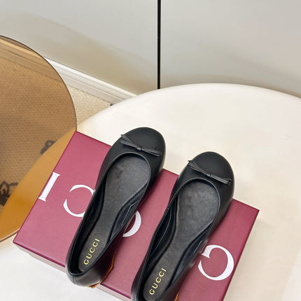 GUCCI 26S ROUND TOE BALLET FLATS IN BLACK LAMBSKIN