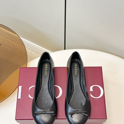 GUCCI 26S ROUND TOE BALLET FLATS IN BLACK LAMBSKIN