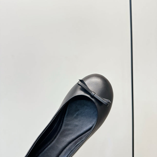 GUCCI 26S ROUND TOE BALLET FLATS IN BLACK LAMBSKIN