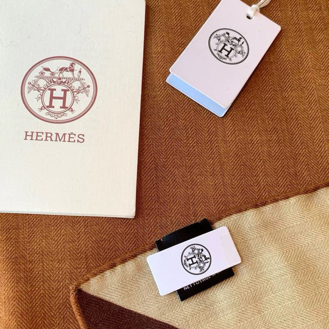 HERMES 26S SCARF 140 IN SILK AND CASHMERE 496037