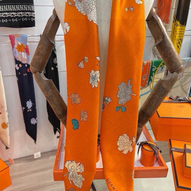 HERMES 26S SCARF 140 IN SILK AND CASHMERE 496065