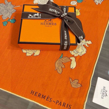 HERMES 26S SCARF 140 IN SILK AND CASHMERE 496065