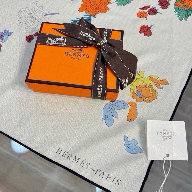 HERMES 26S SCARF 140 IN SILK AND CASHMERE 496067