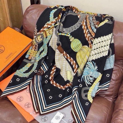 HERMES 26S PATTERNED SCARF 135 IN SILK AND CASHMERE 502435