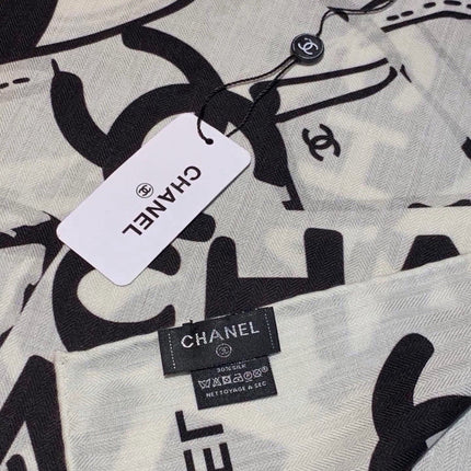 CHANEL 26S SCARF 140 IN SILK AND CASHMERE 509446