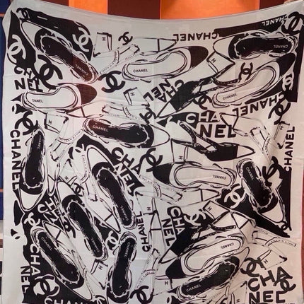 CHANEL 26S SCARF 140 IN SILK AND CASHMERE 509446