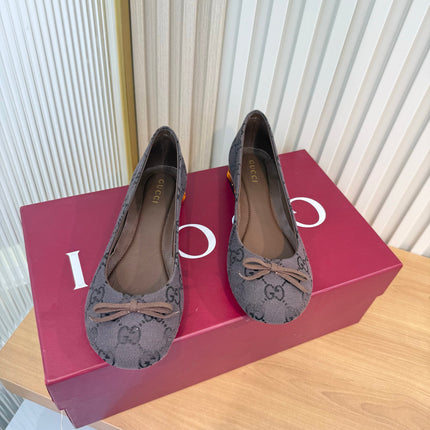 GUCCI 26S BALLET FLATS IN GREYISH BROWN GG CANVAS