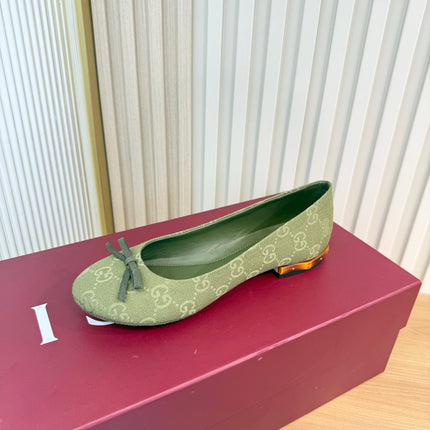 GUCCI 26S BALLET FLATS IN OLIVE GREEN GG CANVAS