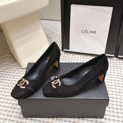 CHANEL 26S HIGH HEELS 75 MM IN BLACK SUEDE WITH GOLD-TONE CC LOGO