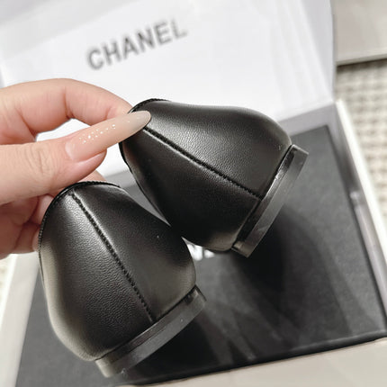 CHANEL 26S SQUARE TOE FLATS IN BLACK CALFSKIN WITH GOLD TONE CC LOGO