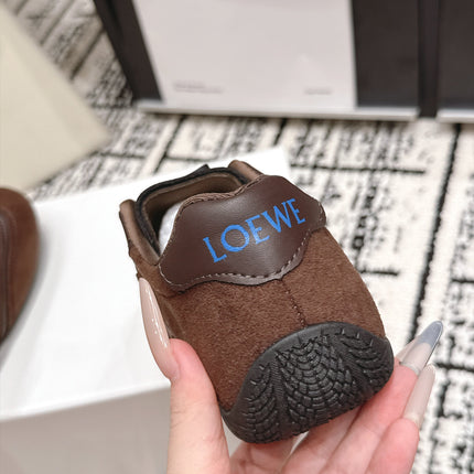 LOEWE 26S LOW TOP SNEAKERS IN DARK BROWN SUEDE WITH CALFSKIN TRIM