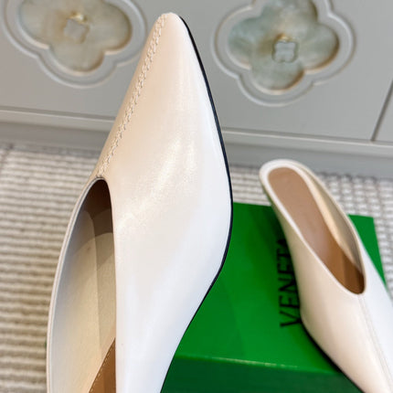 BOTTEGA VENETA 26S HIGH-HEEL MULES 40 MM IN CREAM WHITE CALFSKIN