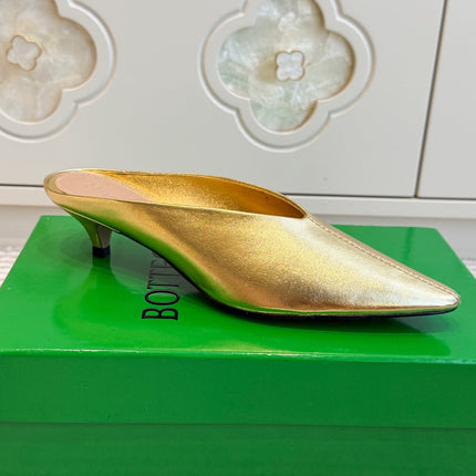 BOTTEGA VENETA 26S HIGH-HEEL MULES 40 MM IN GOLD CALFSKIN