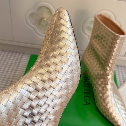 BOTTEGA VENETA 26S ANKLE BOOTS 45 MM IN METALLIC GOLD BRAIDED LAMBSKIN