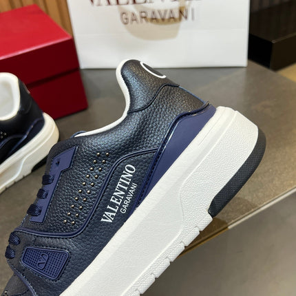 VALENTINO 26S ONESTUD SNEAKERS IN NAVY BLUE CALFSKIN