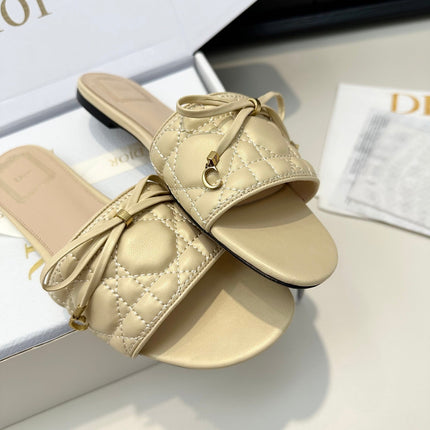 DIOR 26S SLIDE SANDALS IN LIGHT YELLOW QUILTED CALFSKIN WITH BOW