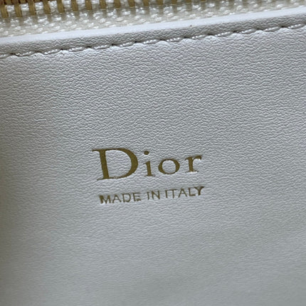 DIOR 26S CIGALE BAG 28 IN WHITE AND GRAY CROCODILE-EMBOSSED CALFSKIN GOLD HARDWARE