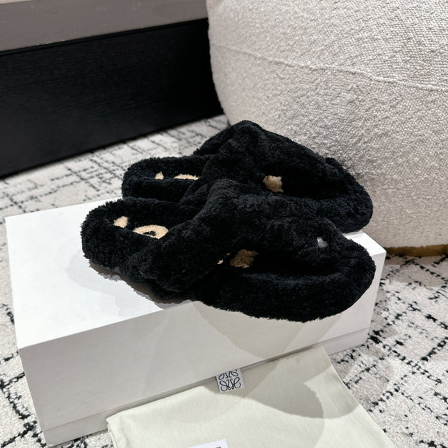 LW SHEARLING THONG SLIPPER IN BLACK