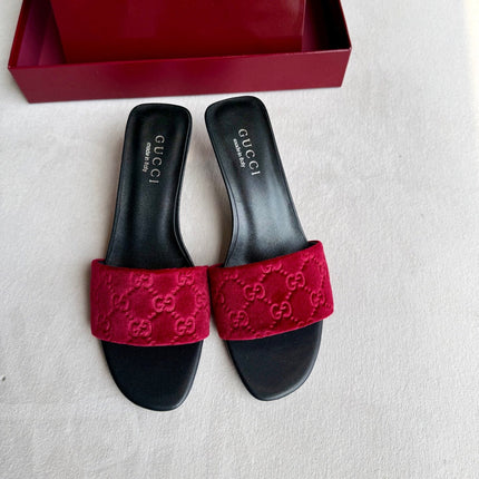GUCCI 26S SLIDE SANDALS 55 MM IN DARK RED VELVET