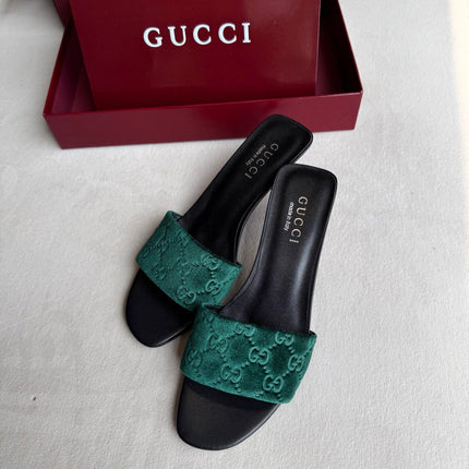 GUCCI 26S SLIDE SANDALS 55 MM IN DARK GREEN VELVET