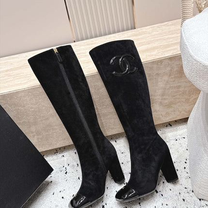 CHANEL 26S KNEE HIGH BOOTS 90 MM IN BLACK SUEDE AND PATENT