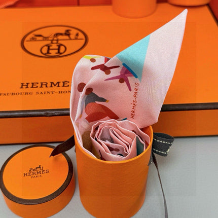 HERMES 26S TWILLY SCARF 86 IN SILK 496160