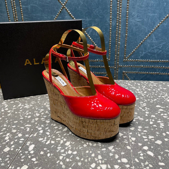 ALAIA WEDGE PUMP 15 CM IN CHERRY RED LAMBSKIN AND BEIGE RUBBER