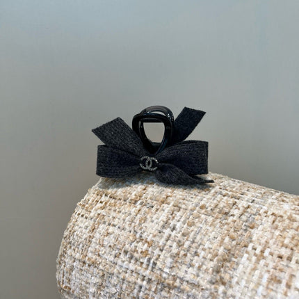 CHANEL 26S BOW HAIR CLIP IN BLACK RIBBON 505311