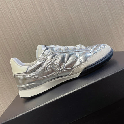 CHANEL 26S SNEAKER IN GOLD QUILTED CALFSKIN AND WHITE LOW TOP