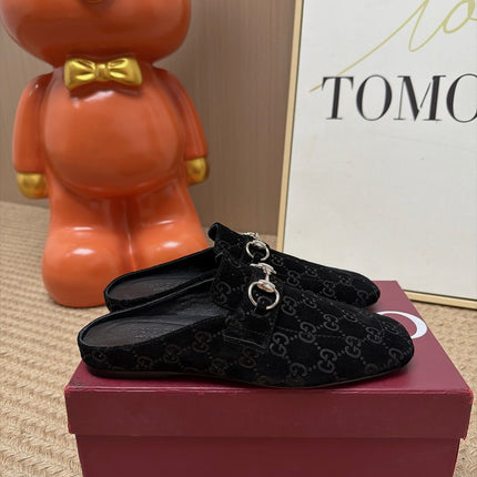 GUCCI 26S FLAT MULES IN BLACK GG EMBOSSED SUEDE