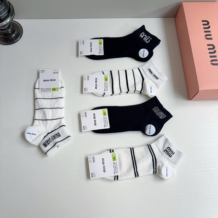 MIUMIU 26S ANKLE SOCKS 417770 (1 BOX)
